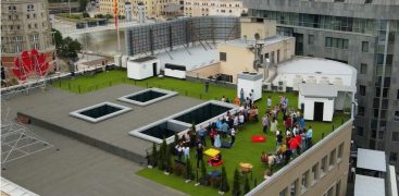 ПОГЛЕД ОДВНАТРЕ: Новите канцеларии на Sopro во срцето на Скопје, на плоштад Македонија