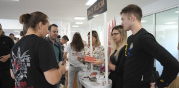 Голд Фелициа ја претстави својата програма за стипендирање на Саемот на кариера на ФИКТ